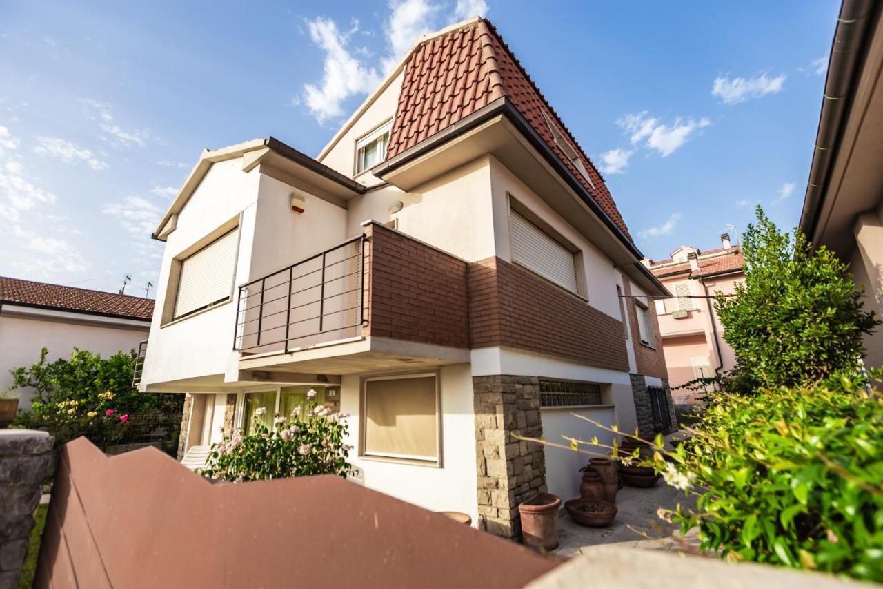 Casa Summer เชชินา ภายนอก รูปภาพ