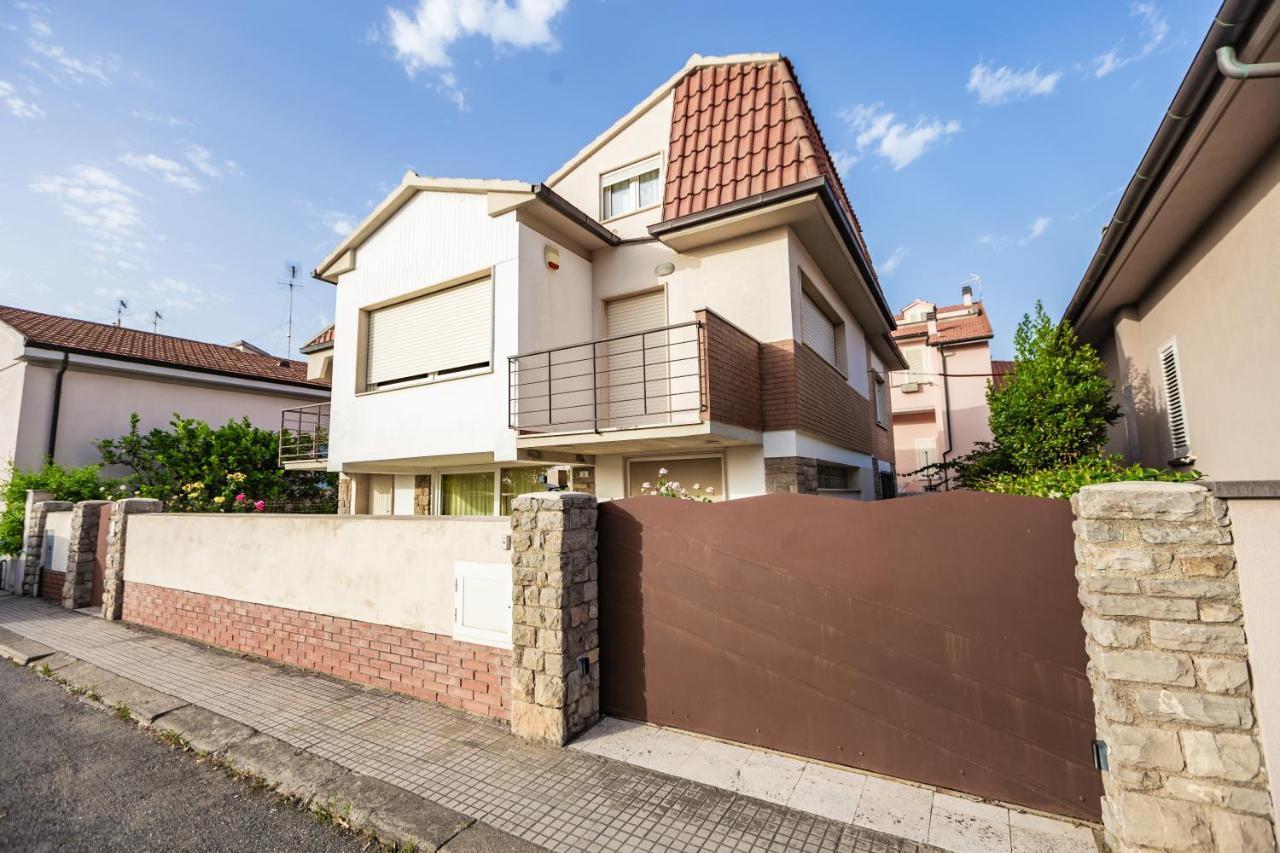 Casa Summer เชชินา ภายนอก รูปภาพ